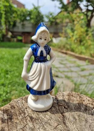 Колекційна скульптура, дівчинка, delft blue.