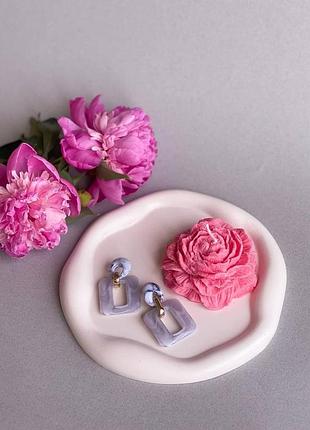 Соевая свеча пион с эфирными аромамаслами на гипсовой подставке soft сotton