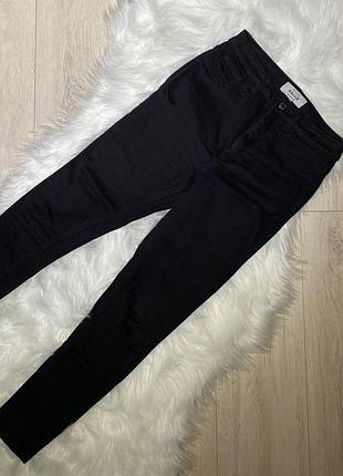 Джинси жіночі чорного кольору