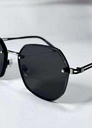 Очки солнцезащитные женские геометрия с линзами градиент в тонкой металлической оправе