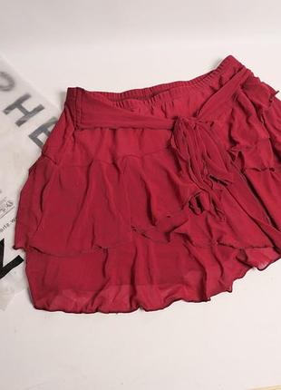 Червона хвиляста спідниця від shein розмір s
