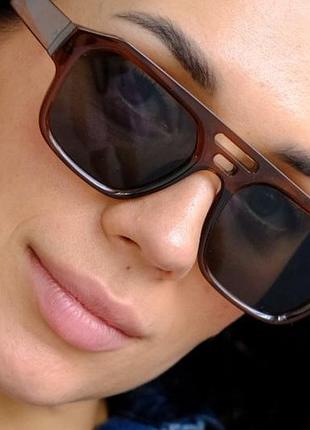 Окулярі жіночі сонцезахисні з футляром