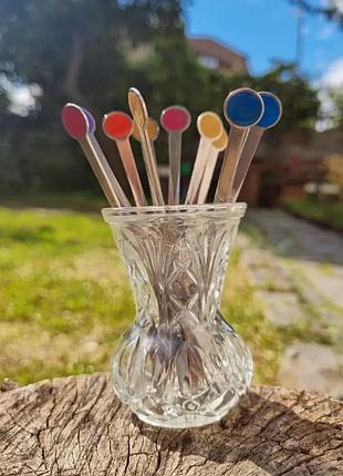 Прекрасный винтажный набор шпажек или пики для закусок.