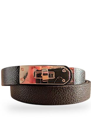 Женский коричневый кожаный ремень с золотистой пряжкой замок