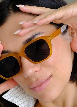Окулярі жіночі сонцезахисні з футляром