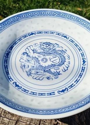 Гарна тарілка, мисочка з расової порцеляни.