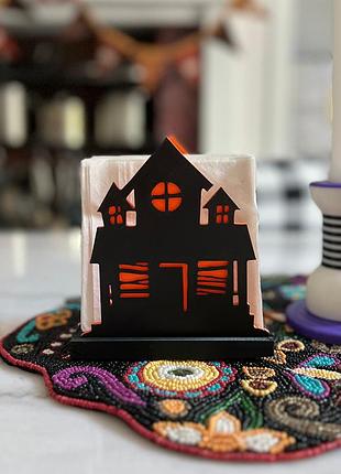 Держатель для салфеток в виде дома с привидениями на хэллоуин