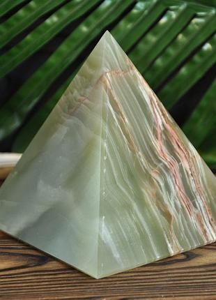 Статуэтка пирамида из натурального камня оникс, 10 х 10 см