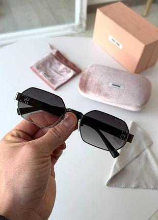 Окуляри ромби,окуляри ромби від бренду miu miu ,підійде на середнє обличчя ,сонцезахисні окуляри