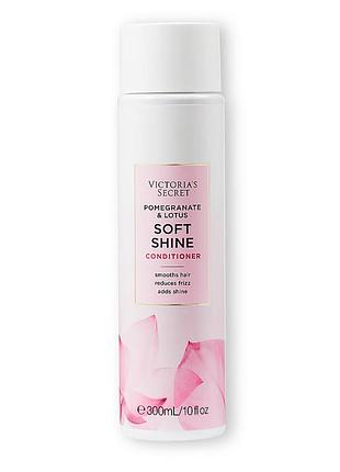 Кондиционер для придания сияния волосам victoria's secret soft shine conditioner гранат и лотос