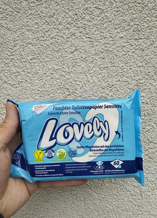 Влажная туалетная бумага lovely sensitive 60 шт - с экстрактом календулы, для чувствительной, биоразлагаемая