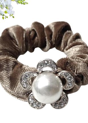 Гумка для волосся велюрова квітка з перлиною brown korona