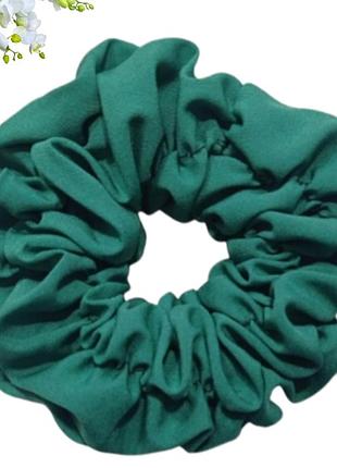 Гумка для волосся зелена жатка з софтової тканини 8.5 см hand made