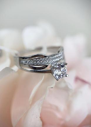 Серебряное кольцо с фианитами, 925 проба