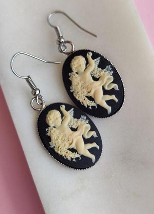 Сережки камея овал. кульчики камея янгол - купідон.