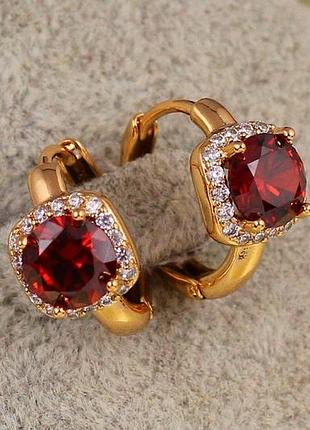 Серьги xuping jewelry принц с красным камнем 1.5 см золотистые