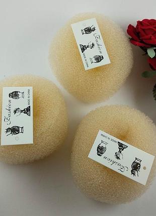 Бублик (валик) для волос. цвет: блонд. диаметр: 10 см (+/- 1 см)