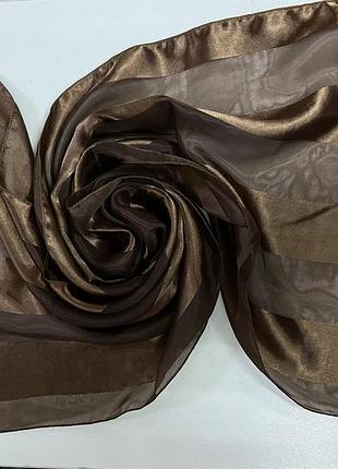Шарф женский шифоновый с рисунком коричневый