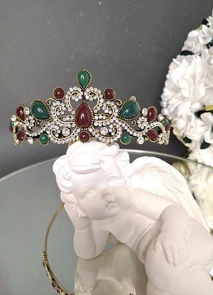 Роскошная детская диадема с элементами восточного стиля.