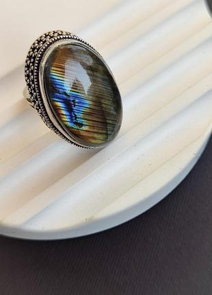 Кільце з натуральним каменем спектроліт. перстень лабрадор овал в сріблі 16,5 розмір. індія