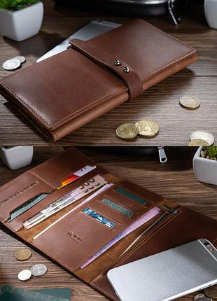 Місткий шкіряний гаманець на кобурному гвинті коньячного кольору