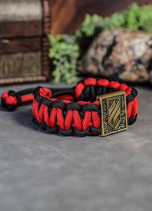 Браслет с клипсой 3 ошбр из латуни в двухцветном плетении cobra из паракорда на регулируемой затяжке