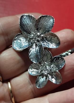 Длинные клипсы (без прокола) серьги сережки серебристый металл цветы пр-во корея