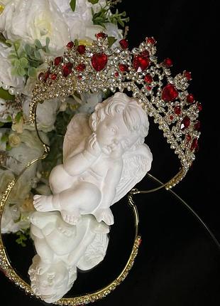 Диадема с петлями и красными кристаллами swarovski