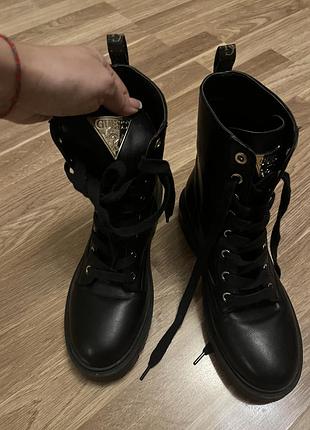 Черевики guess