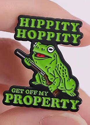 Брошь брошка значок пин металлическая зеленый жаба лягушка с ружьем