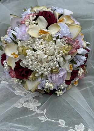 Букет-дублер невесты с лентами и жемчугом кремово-белый букет невесты из искусственных цветов