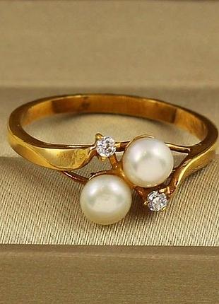 Кольцо no name две речные жемчужины с цирконами 18 р золотистое
