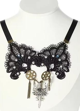 Кружевное стимпанк-колье с кулоном-кинджалом и шестернями