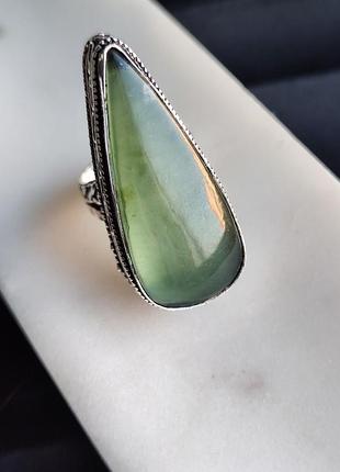 Кільце нефрит крапля. каблучка нефритова. перстень масивний з нефриту. розмір 16,5. індія.