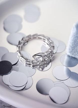 Серебряное кольцо змея с фианитами, 925 проба 17.5