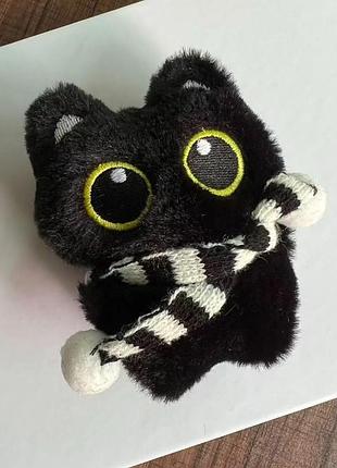 Мягкая игрушка брелок черный кот с шарфиком 10 см (1667)