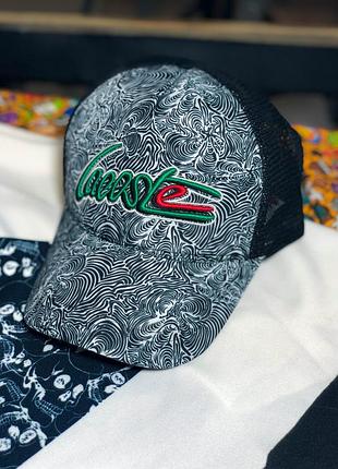 Сіра чоловіча кепка