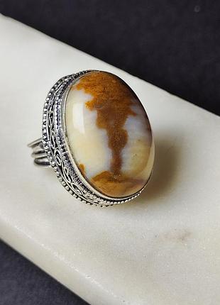 Кільце з натуральної яшми. яшма натуральна овал в сріблі. розмір 16,5. індія.