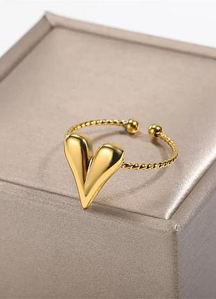 Каблучка з серцем золотистого кольору, змінює розмір