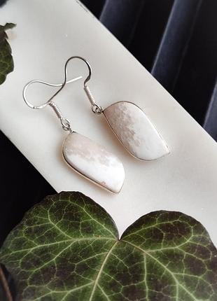 Сережки сколецит. кульчики зі сколециту. сколецит натуральний. індія.