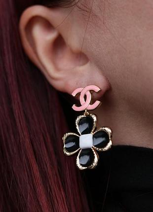 Серьги гвоздики с логотипом/посеребрение и позолота 24к / серьги крупные стиль шанель