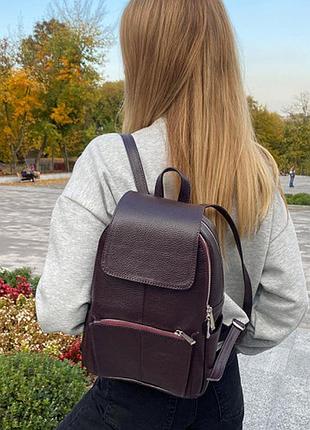 Популярний рюкзак жіночий чорного кольору з якісної шкіри бордовий