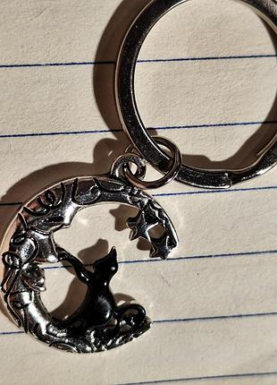 Брелок на ключі метал кішка кіт чорний і місяць зірки срібляста