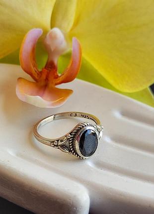 Кільце натуральний шерл овал. каблучка з шерлом. перстень з шерлом. розмір 16. індія.