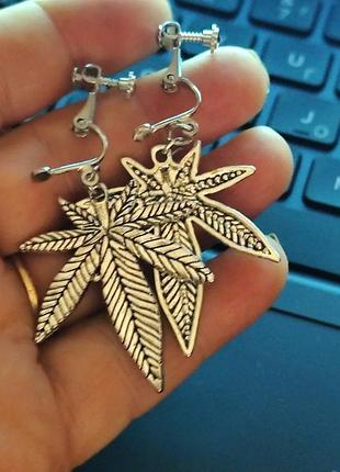Клипсы (без прокола) серьги сережки серебристый металл пр-во корея листья