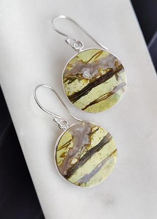 Сережки зелений опал . натуральний зелений опал коло. кульчики з зеленого опалу. індія.