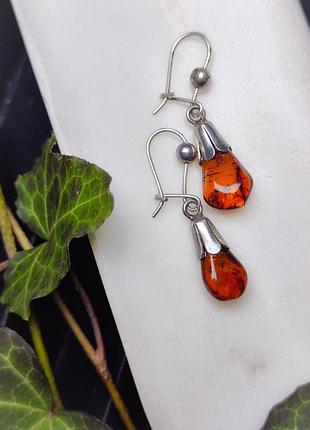Сережки з натурального бурштину. кульчики бурштин. сережки підвіси з бурштину в сріблі. німеччина.