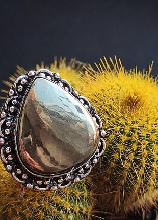 Натуральний пірит крапля кільце. пірит в сріблі. розмір 17,8. індія.