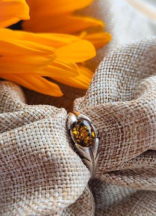Бурштин кільце овал. натуральний бурштин в сріблі. каблучка з натурального бурштину. розмір 18. індія.