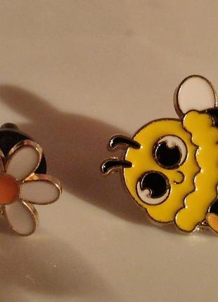 Брошь брошка значок пин пчела оса шмель и цветок